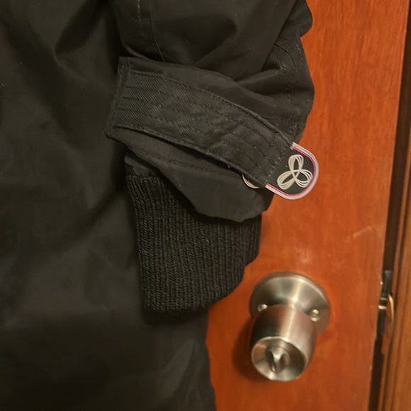 Pre-Owned TNA girls black magic winter coat S, missing fur attachment. - Picture 6 of 7